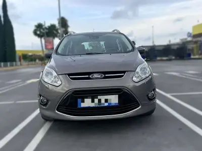 Usado Ford Grand C-Max Titanium 145 CV (106 kW) 2013 Beige Monovolumen