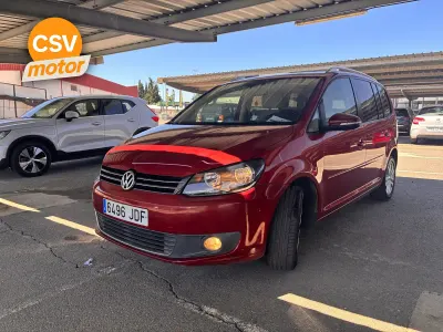 Usado VW Touran Advance 110 CV (80 kW) 2015 Rojo Monovolumen