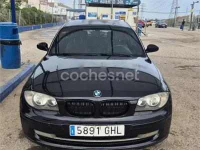 Usado BMW 120 177 CV (130 kW) 2008 Negro Utilitario
