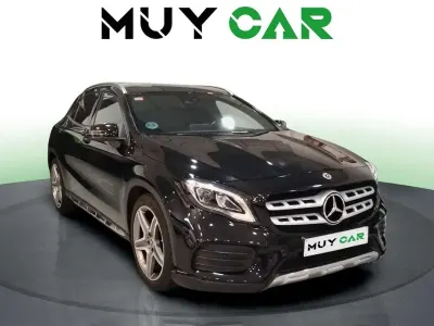 Usado Mercedes GLA180 122 CV (89 kW) 2018 Negro SUV