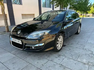Usado Renault Laguna III Dynamique 110 CV (80 kW) 2012 Negro Familiar