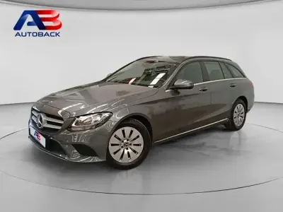 Usado Mercedes C180 156 CV (114 kW) 2020 Gris / plata Familiar