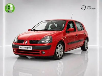 Usado Renault Clio II Authentique 75 CV (55 kW) 2006 Rojo Berlina