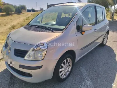 Usado Renault Modus Dynamique 100 CV (73 kW) 2005 Gris / plata Monovolumen