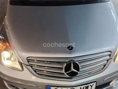 Mercedes B180