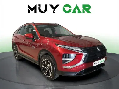 Usado Mitsubishi Eclipse Cross Motion 188 CV (138 kW) 2025 Rojo SUV