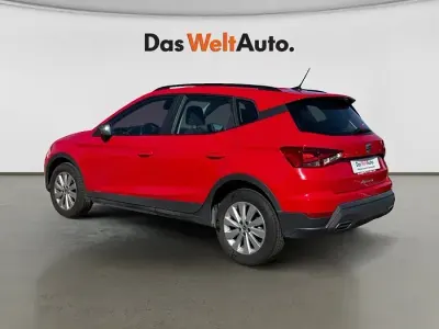 Usado Seat Arona Style 110 CV (80 kW) 2022 Rojo SUV