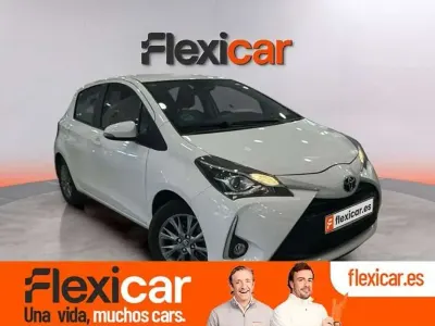 Usado Toyota Yaris Active 111 CV (81 kW) 2018 Blanco Utilitario