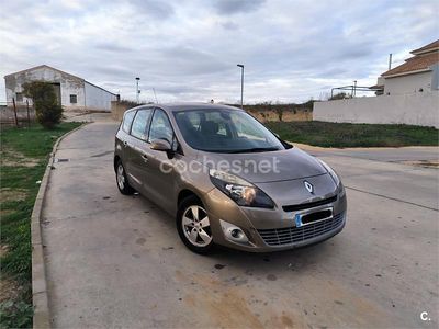 Beige Usado 2011 Renault Grand Scénic III Dynamique Monovolumen | 5490 € (Buen precio)