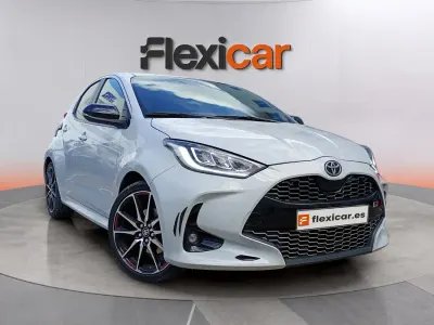Usado Toyota Yaris Hybrid Sport 116 CV (85 kW) 2023 Blanco Berlina