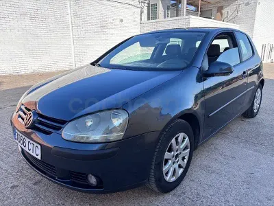 Usado VW Golf IV 110 CV (80 kW) 2004 Gris / plata Berlina