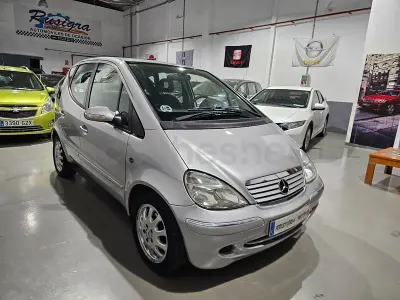 Usado Mercedes A140 Elegance 82 CV (60 kW) 2003 Gris / plata Utilitario