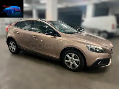 Usado Volvo V40 CC Momentum 150 CV (110 kW) 2016 Marrón Familiar