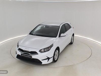 Blanco Usado 2025 Kia Ceed Utilitario | 18.990 € (Precio justo)
