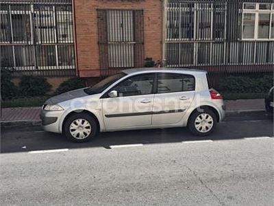 Usado Renault Mégane II 85 CV (62 kW) 2007 Gris / plata Berlina