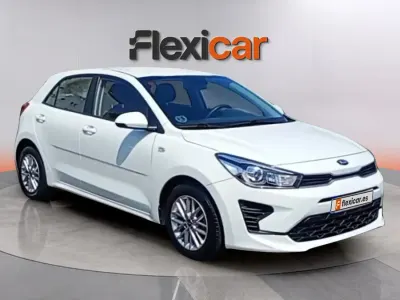Usado Kia Rio 84 CV (61 kW) 2021 Blanco Berlina