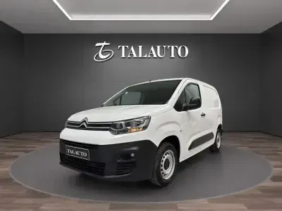 Usado Citroën Berlingo Live 102 CV (75 kW) 2021 Blanco Monovolumen