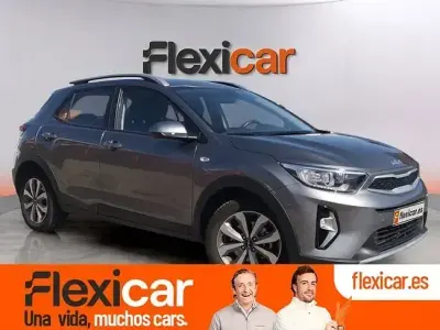 Usado Kia Stonic 84 HP (61 kW) 2024 Cinzento SUV