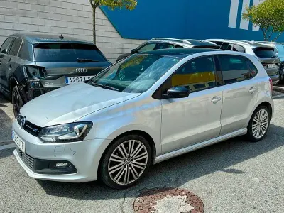Usado VW Polo BlueGT 150 CV (110 kW) 2016 Gris / plata Berlina