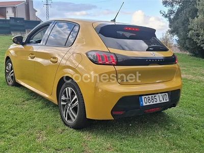 Amarillo Usado 2022 Peugeot 208 Allure Utilitario | 9390 € (Buen precio)
