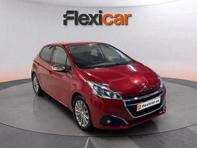 Rojo Usado 2017 Peugeot 208 Access Utilitario | 6960 € (Precio justo)
