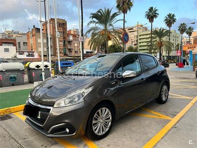 Usado Peugeot 208 Style 82 CV (60 kW) 2018 Gris / plata Utilitario