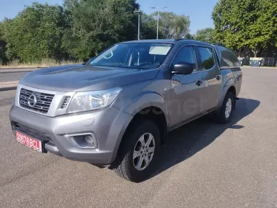 Usado Nissan Navara Visia 160 CV (117 kW) 2017 Gris / plata Pickup/Camioneta