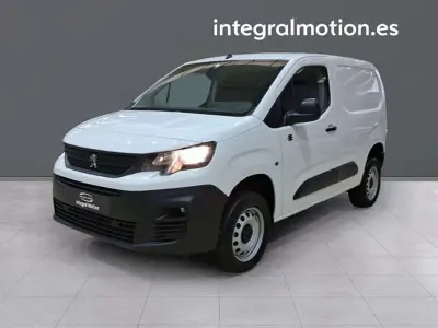 Usado Peugeot Partner Premium 131 CV (96 kW) 2021 Blanco Monovolumen