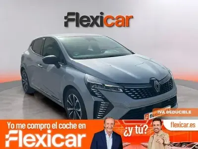Usado Renault Clio Techno 90 CV (66 kW) 2025 Gris Utilitario