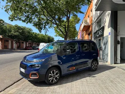 Usado Citroën Berlingo Shine 131 CV (96 kW) 2020 Azul Monovolumen