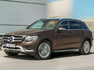 Usado Mercedes GLC250 204 CV (150 kW) 2025 Plateado SUV