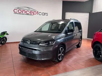 Usado VW Caddy 121 CV (88 kW) 2023 Gris Monovolumen