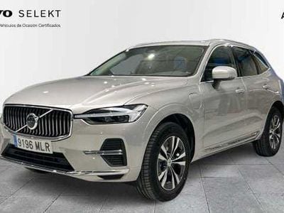 Plateado Usado 2023 Volvo XC60 Core SUV | 49.900 € (Precio justo)