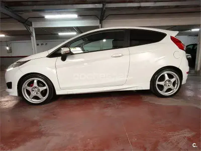 Usado Ford Fiesta Sport 95 CV (69 kW) 2013 Blanco Berlina