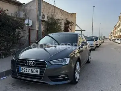 Usado Audi A3 Attraction 150 CV (110 kW) 2013 Gris / plata Berlina