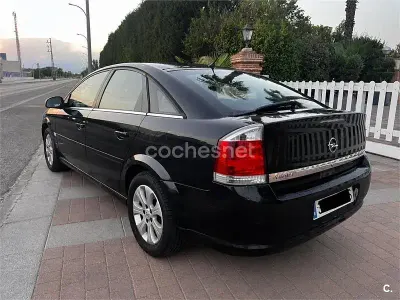 Usado Opel Vectra Elegance 120 CV (88 kW) 2008 Negro Berlina