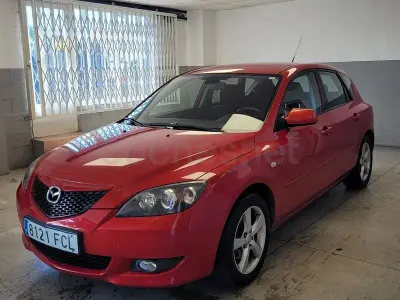 Usado Mazda 3 Active 109 CV (80 kW) 2007 Granate Berlina