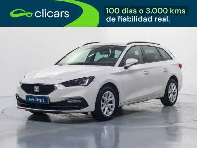 Usado Seat Leon Style 150 CV (110 kW) 2021 Blanco Familiar