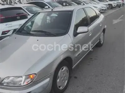 Usado Citroën Xsara Exclusive 90 CV (66 kW) 2000 Gris / plata Berlina