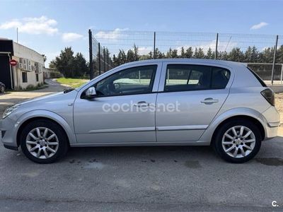 Usado Opel Astra Enjoy 100 CV (73 kW) 2007 Gris / plata Berlina