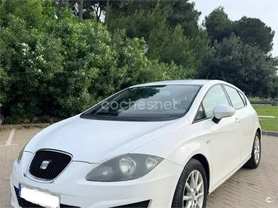 Begagnad Seat Leon Style 105 HK (77 kW) 2010 Vit Halvkombi