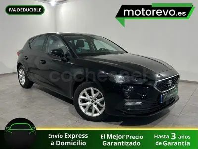Usado Seat Leon Style 115 CV (84 kW) 2021 Negro Berlina