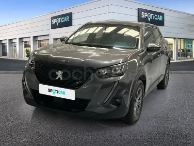 Usado Peugeot 2008 Active 110 CV (80 kW) 2021 Gris / plata SUV