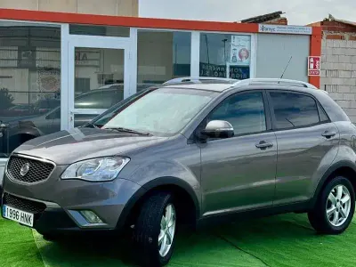 Usado SsangYong Korando Limited 149 CV (109 kW) 2014 Marrón SUV
