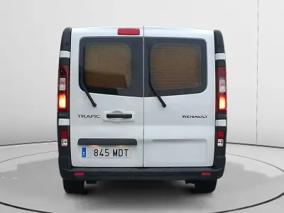 Usado Renault Trafic 110 CV (80 kW) 2023 Blanco Monovolumen