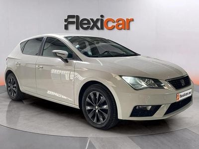 Usado Seat Leon Style 130 HP (95 kW) 2019 Branco Sedan