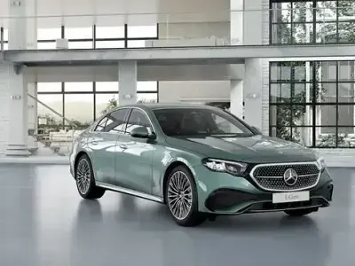 Ny Mercedes E300 312 HK (229 kW) 2026 Grön Sedan