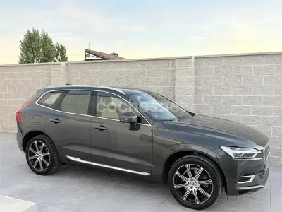 Usado Volvo XC60 Inscription 407 CV (299 kW) 2020 Marrón SUV