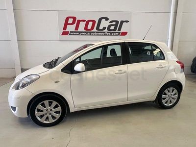 Usado Toyota Yaris Live 90 CV (66 kW) 2010 Blanco Utilitario