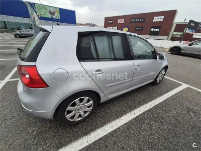 Usado VW Golf IV Sportline 105 CV (77 kW) 2006 Gris / plata Berlina